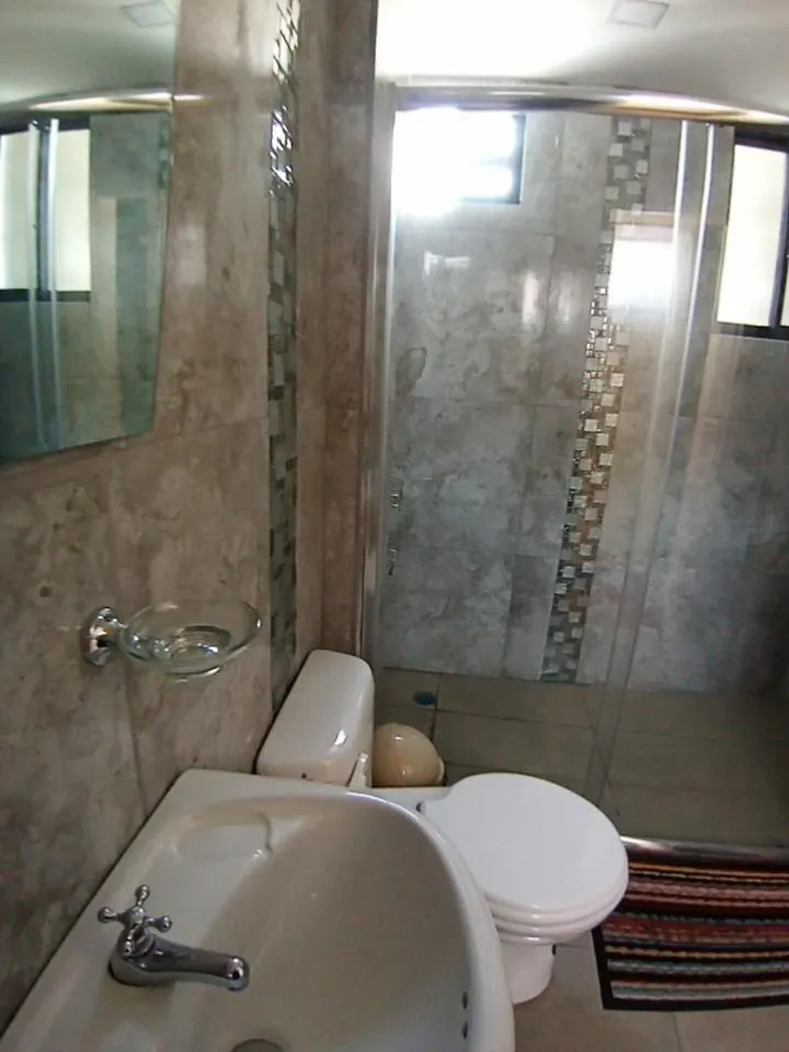 Hostal Atlantis Quito Vendégház