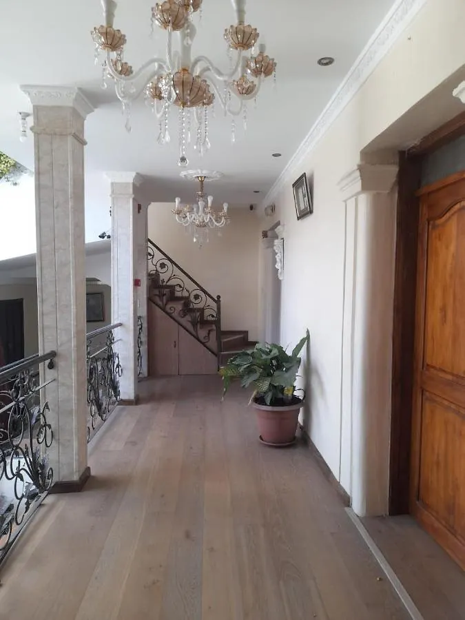 Hostal Atlantis Quito Konukevi