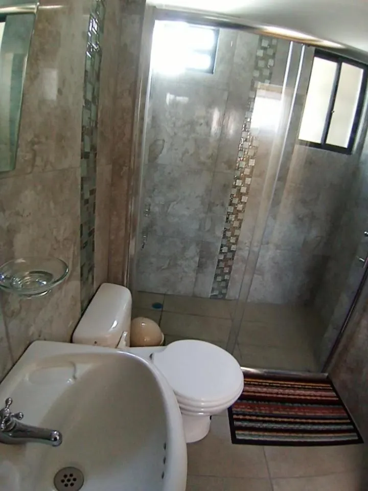 Konukevi Hostal Atlantis Quito Ekvador