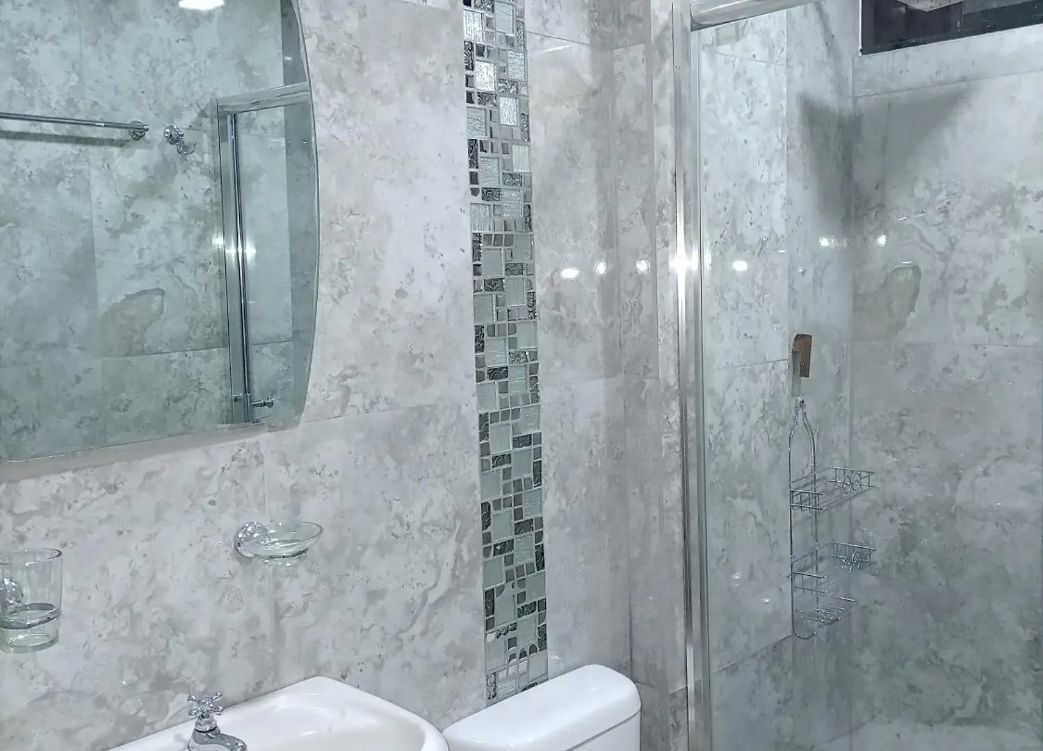 Hostal Atlantis Quito 0*,  Ekvador